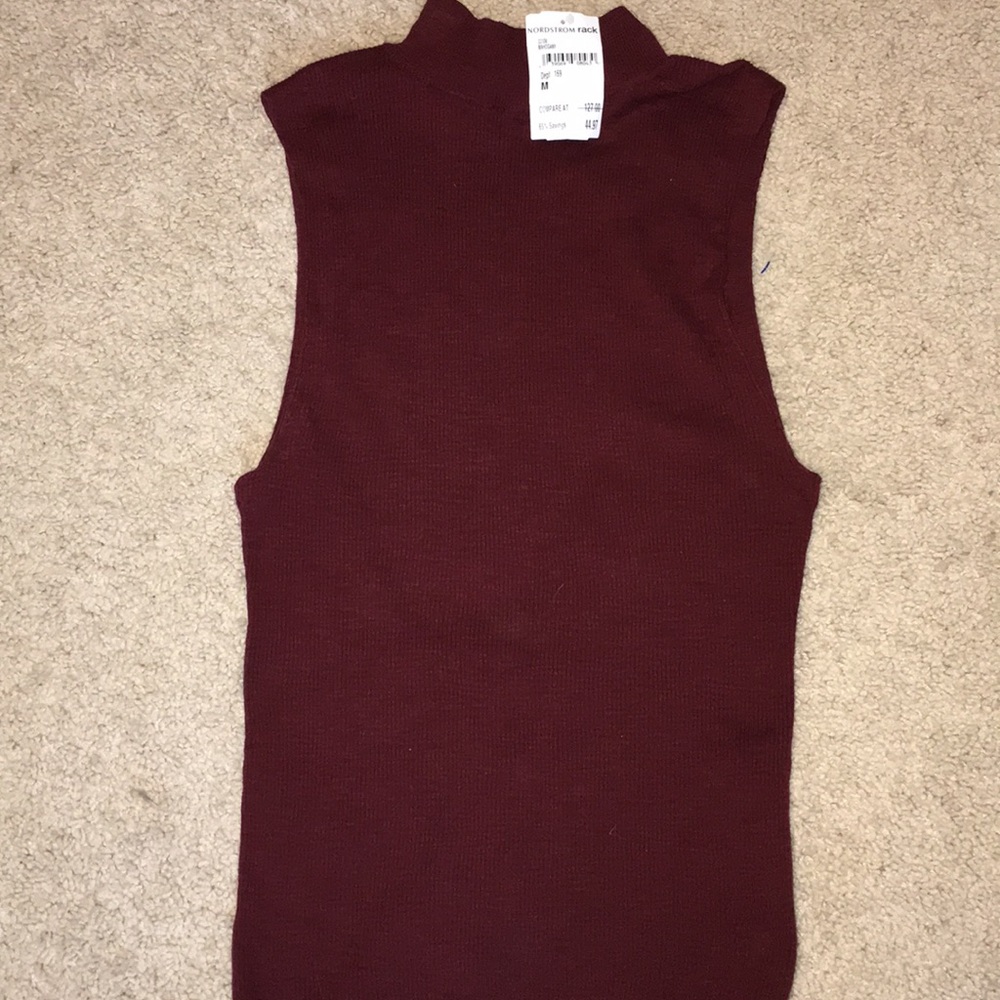 Short sleeve sweater
